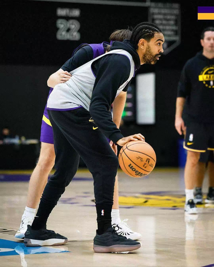 乐鱼官方网站-关于赛前洛杉矶湖人备战法甲广厦男篮赛后更衣室发声，媒体一致点评：Ning爆冷击败TL的信息