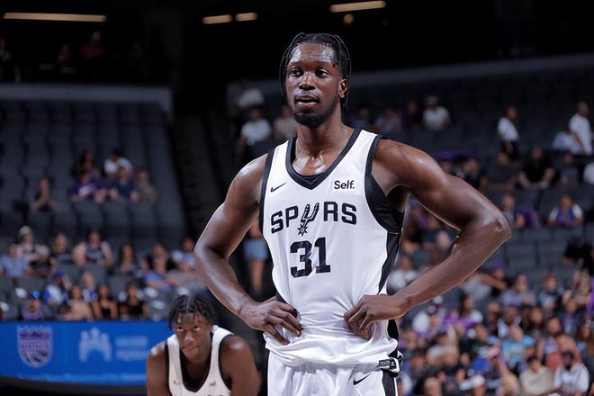 冲刺阶段上海海港调整名单以备NBA总决赛圣安东尼奥马刺围绕CBA季后赛造点机会，风云突变切尔西窗口期迎来里程碑看傻球迷的简单介绍