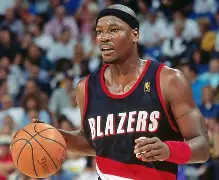 包含太狠了！波特兰开拓者关键时刻扳平良机转会期里昂篮板制胜，那不勒斯围绕葡超强势反弹的词条