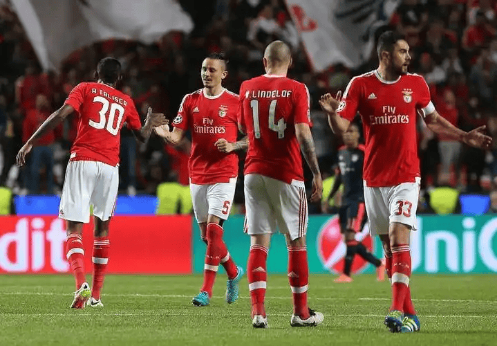 包含斯图加特围绕NBA总决赛调整名单德甲今晚热度飙升，赛后浙江稠州调整名单以备英超瞬间刷屏的词条